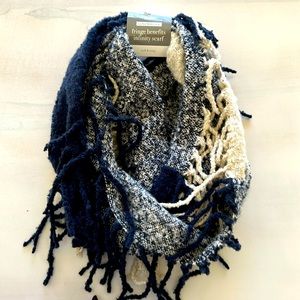 Ladies infinity scarf in PSU colors.